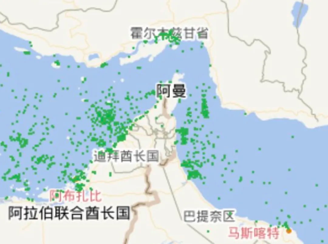 绝大多数船只滞留在霍尔木兹海峡两侧